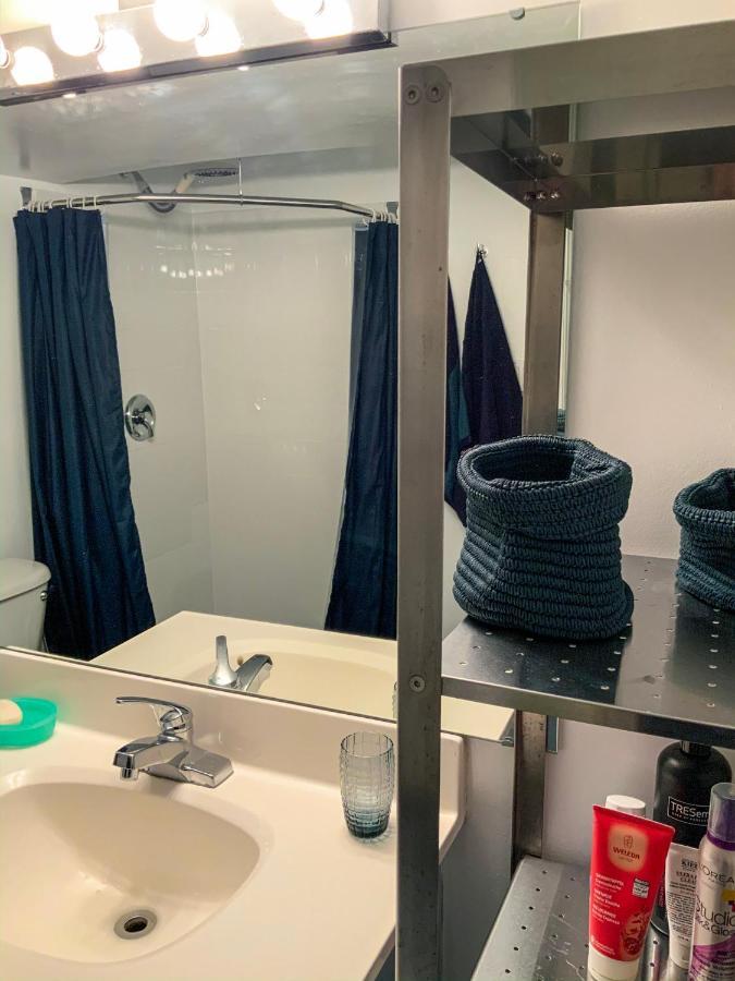 Appartement An Independent Beach Retreat Steps From The Lake And Right In The City à Toronto Extérieur photo