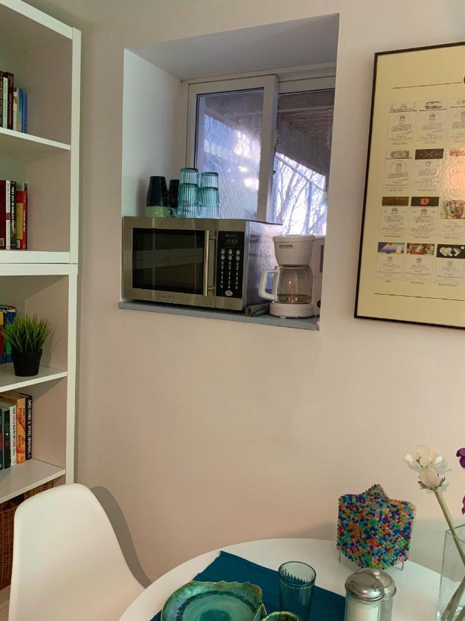 Appartement An Independent Beach Retreat Steps From The Lake And Right In The City à Toronto Extérieur photo