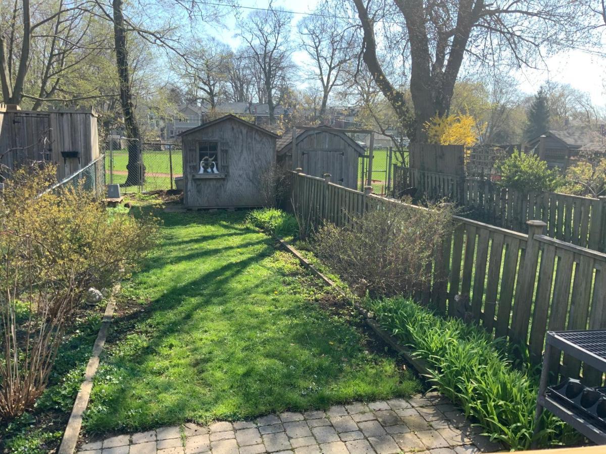 Appartement An Independent Beach Retreat Steps From The Lake And Right In The City à Toronto Extérieur photo